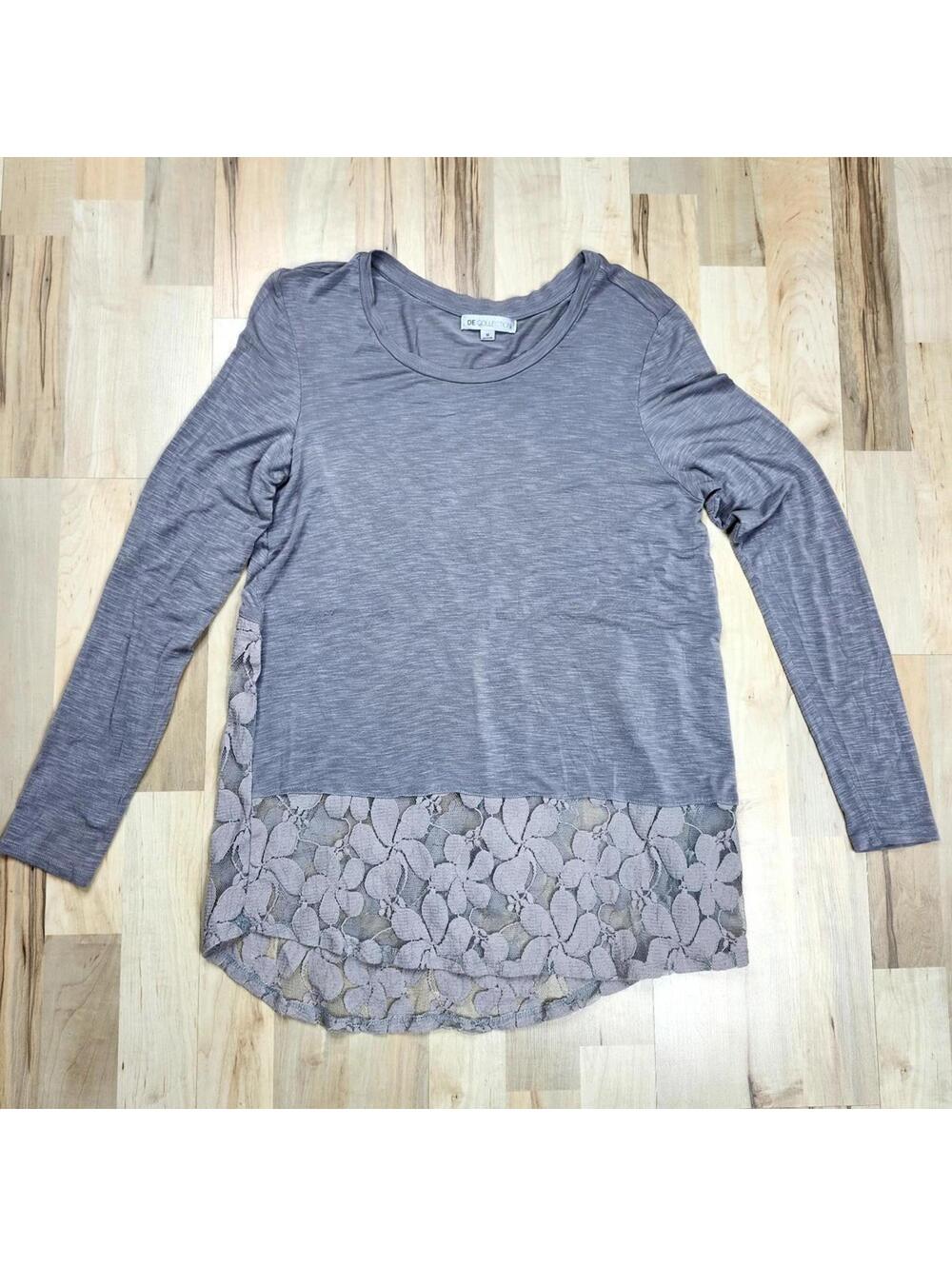 DE Collection Gray Long Sleeve Top with Floral Lace Hem Detail Size M
